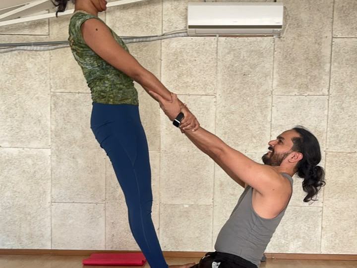 Acroyoga at Dhurii